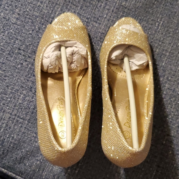 Sparkly Gold Open Toe Heel Shoes - Picture 8 of 11